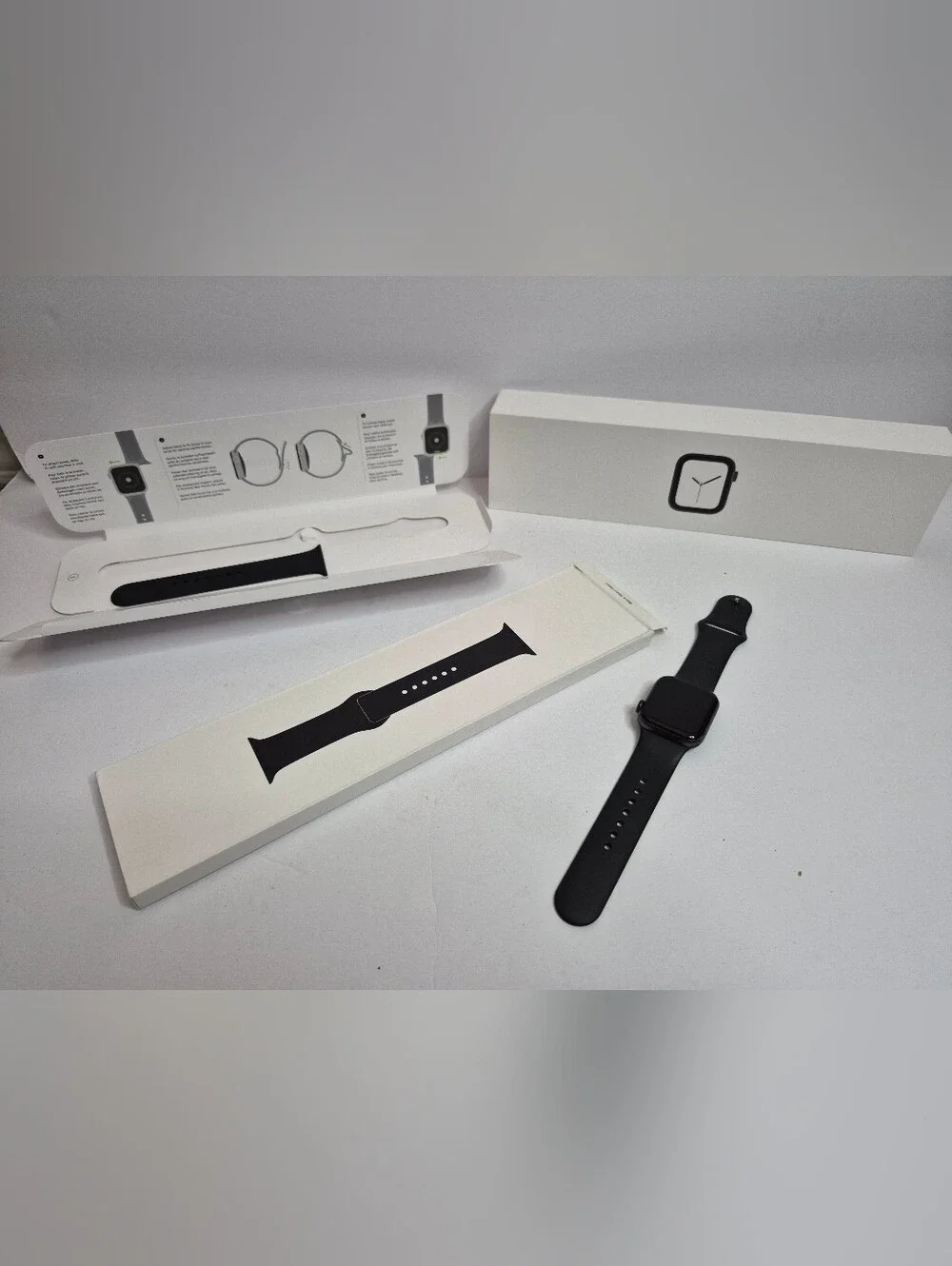 Apple Watch Series 4 Space Grey Aluminum Case Black Sport Band 40MM